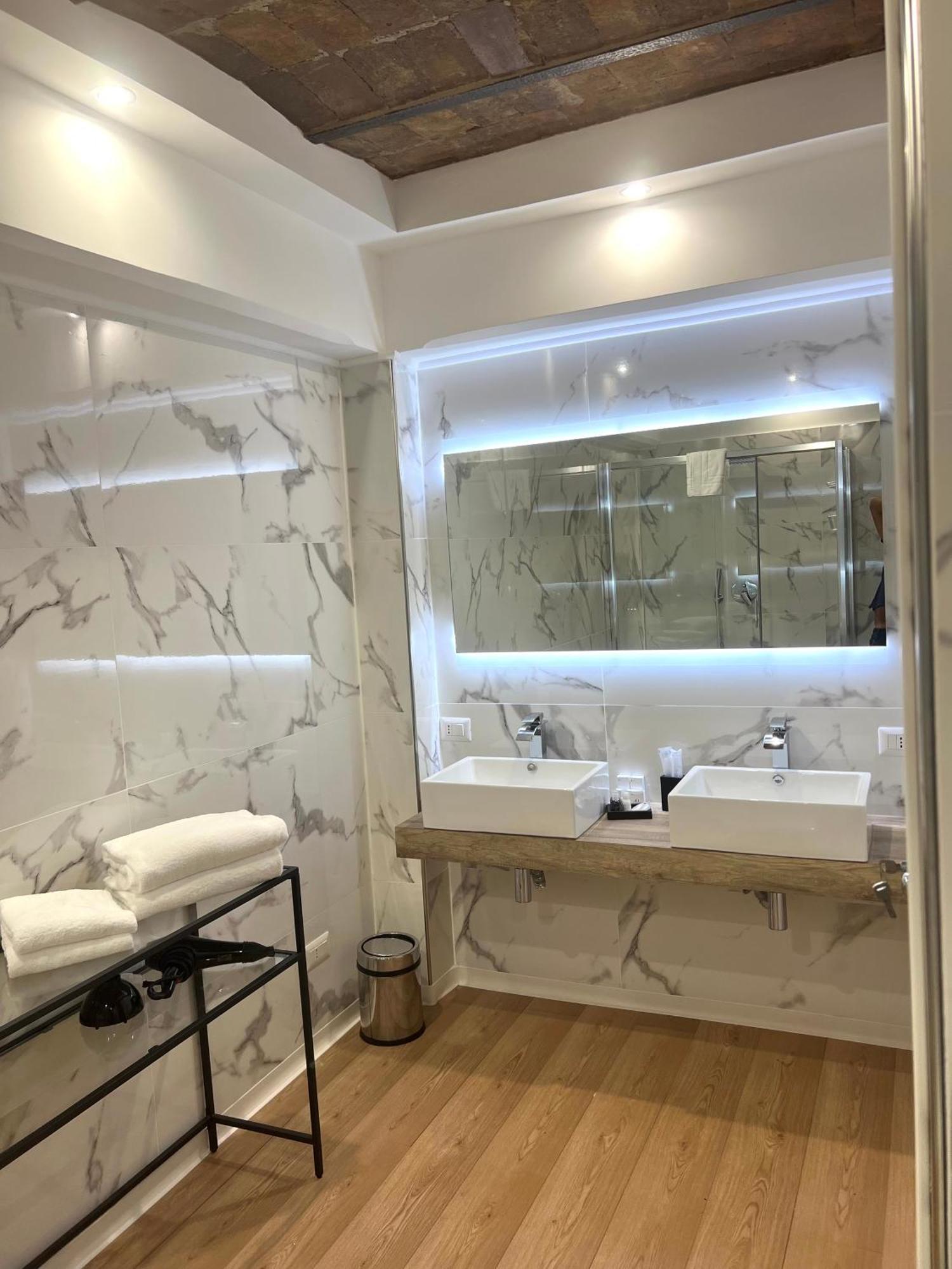 نابولي Miluar Luxury B&B - Vanvitelli المظهر الخارجي الصورة