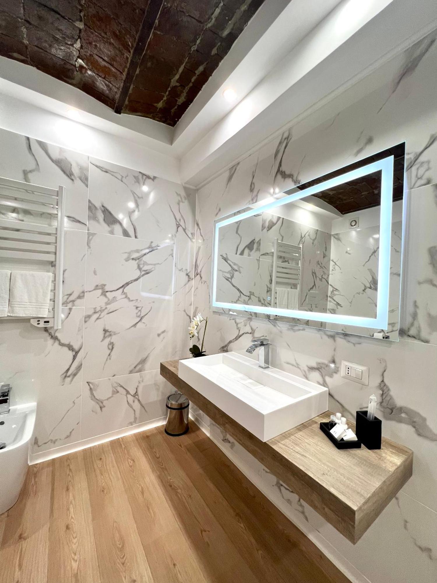 نابولي Miluar Luxury B&B - Vanvitelli المظهر الخارجي الصورة